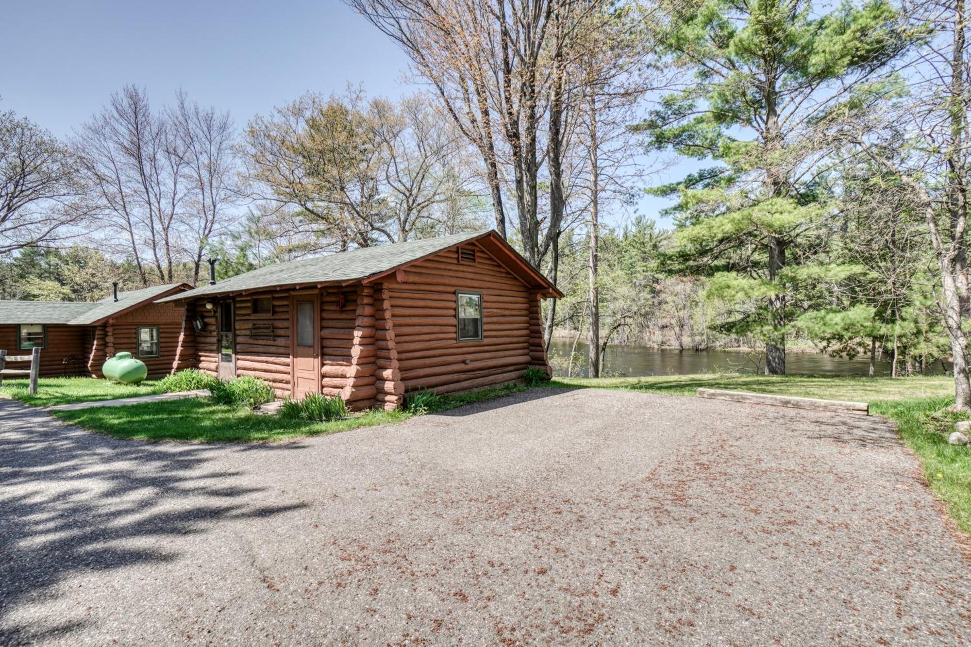 Edgewater Resort Iron Mountain Exterior photo