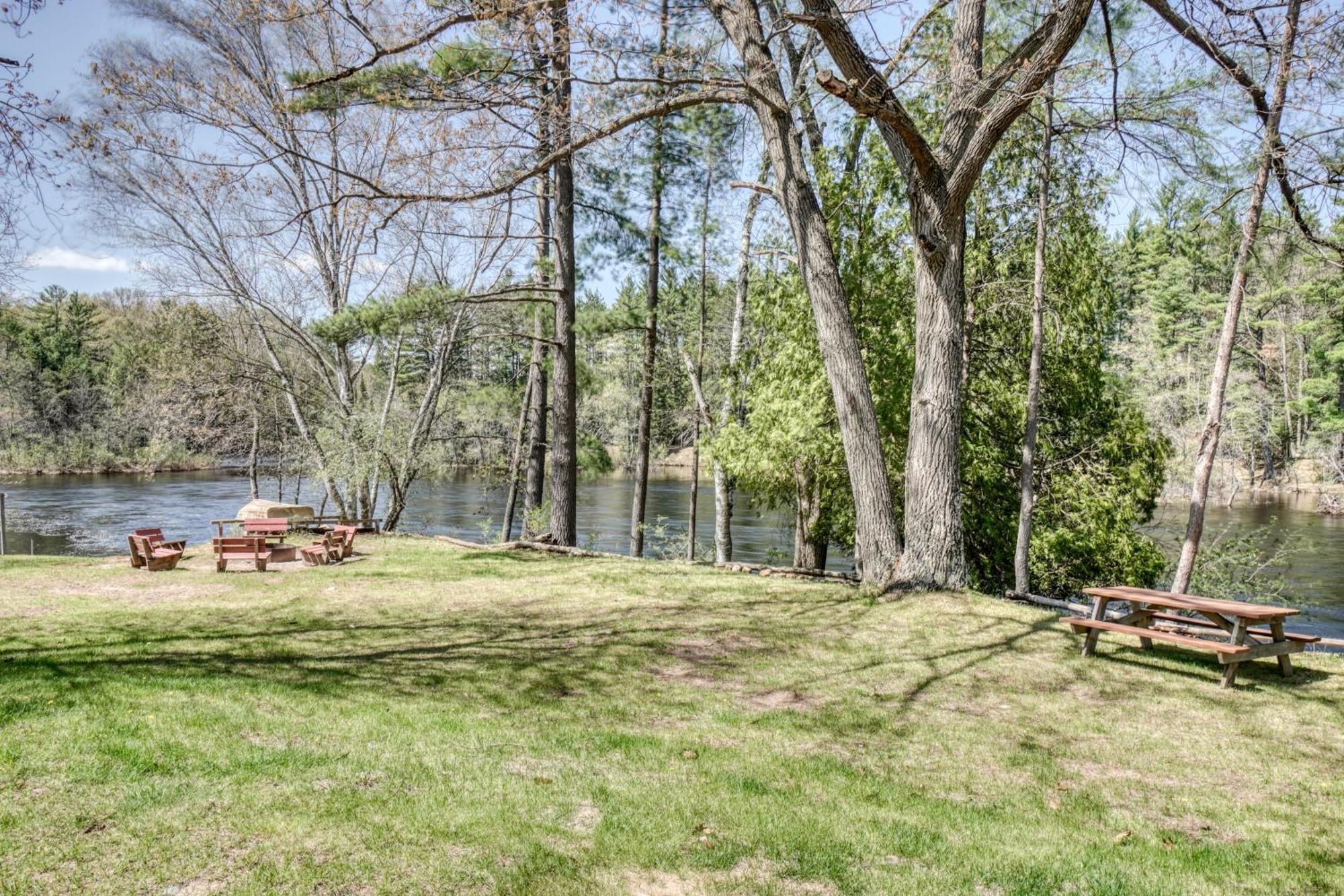 Edgewater Resort Iron Mountain Exterior photo