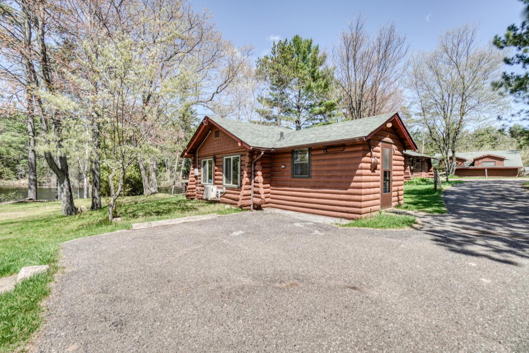 Edgewater Resort Iron Mountain Exterior photo